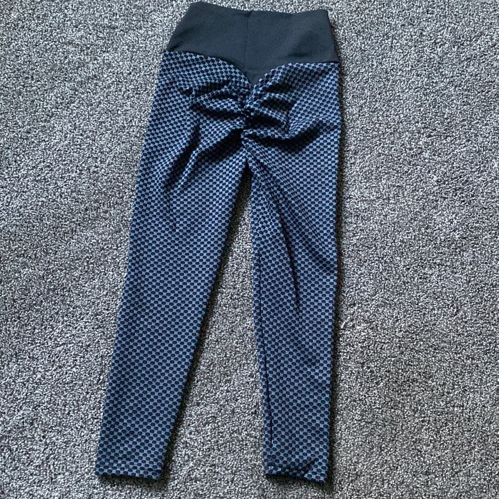 NWOT Tiktok leggings Size S